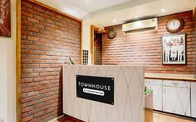 Townhouse Kadodra Formerly Jd Business Hotel